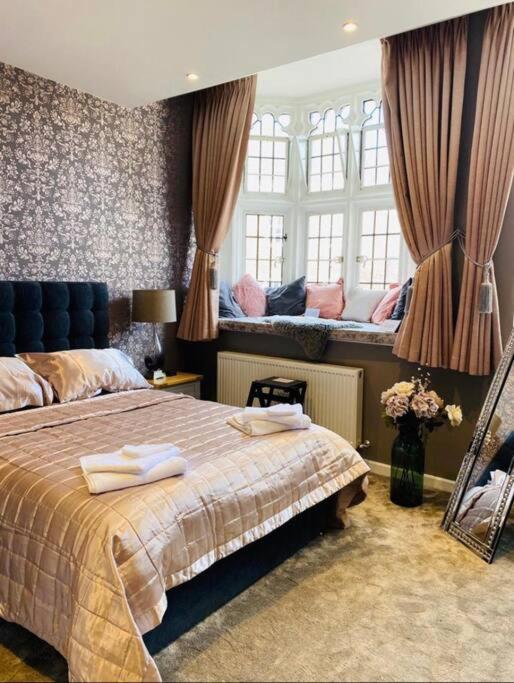 The Most Central Apartment In Canterbury Stunning Interiors, Fully Equipped, City Views And Free Wifi! Экстерьер фото