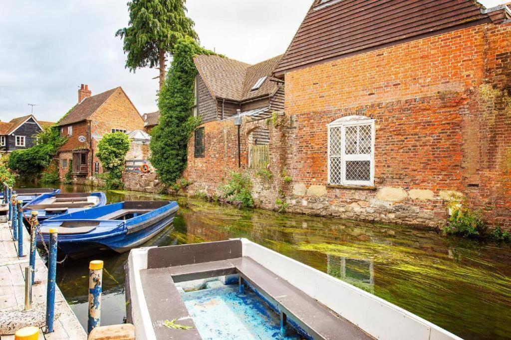 The Most Central Apartment In Canterbury Stunning Interiors, Fully Equipped, City Views And Free Wifi! Экстерьер фото