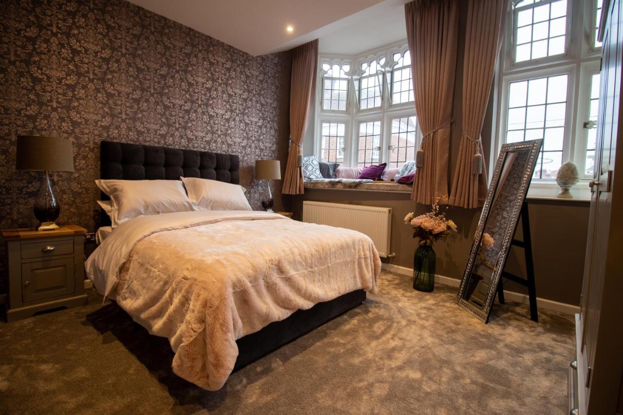 The Most Central Apartment In Canterbury Stunning Interiors, Fully Equipped, City Views And Free Wifi! Экстерьер фото