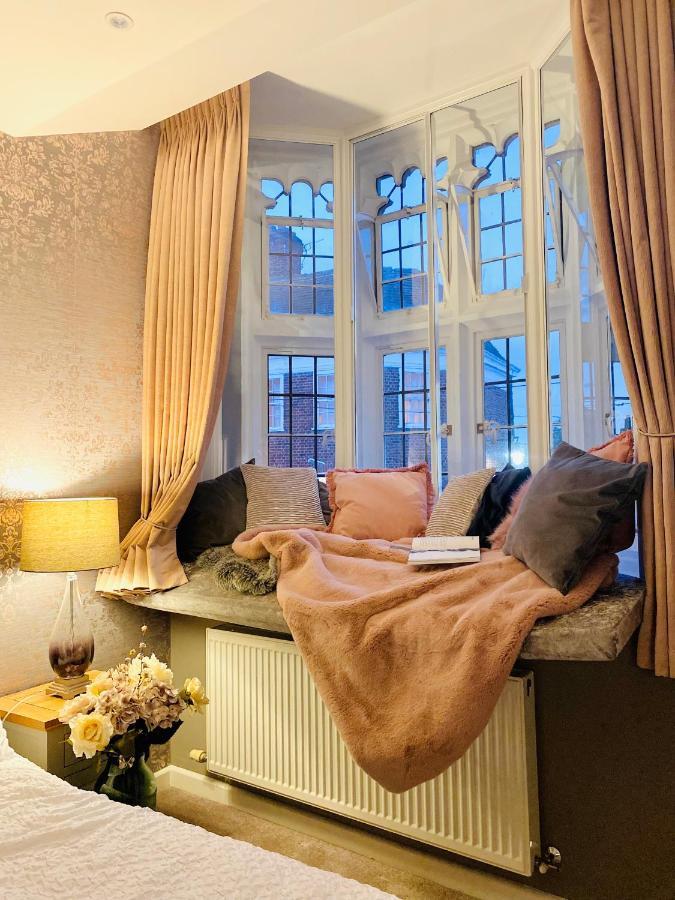 The Most Central Apartment In Canterbury Stunning Interiors, Fully Equipped, City Views And Free Wifi! Экстерьер фото